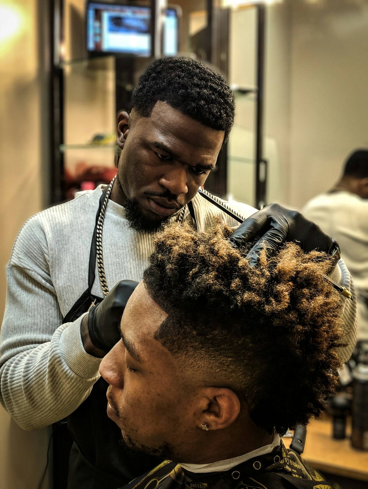 Precision styling at the mirror